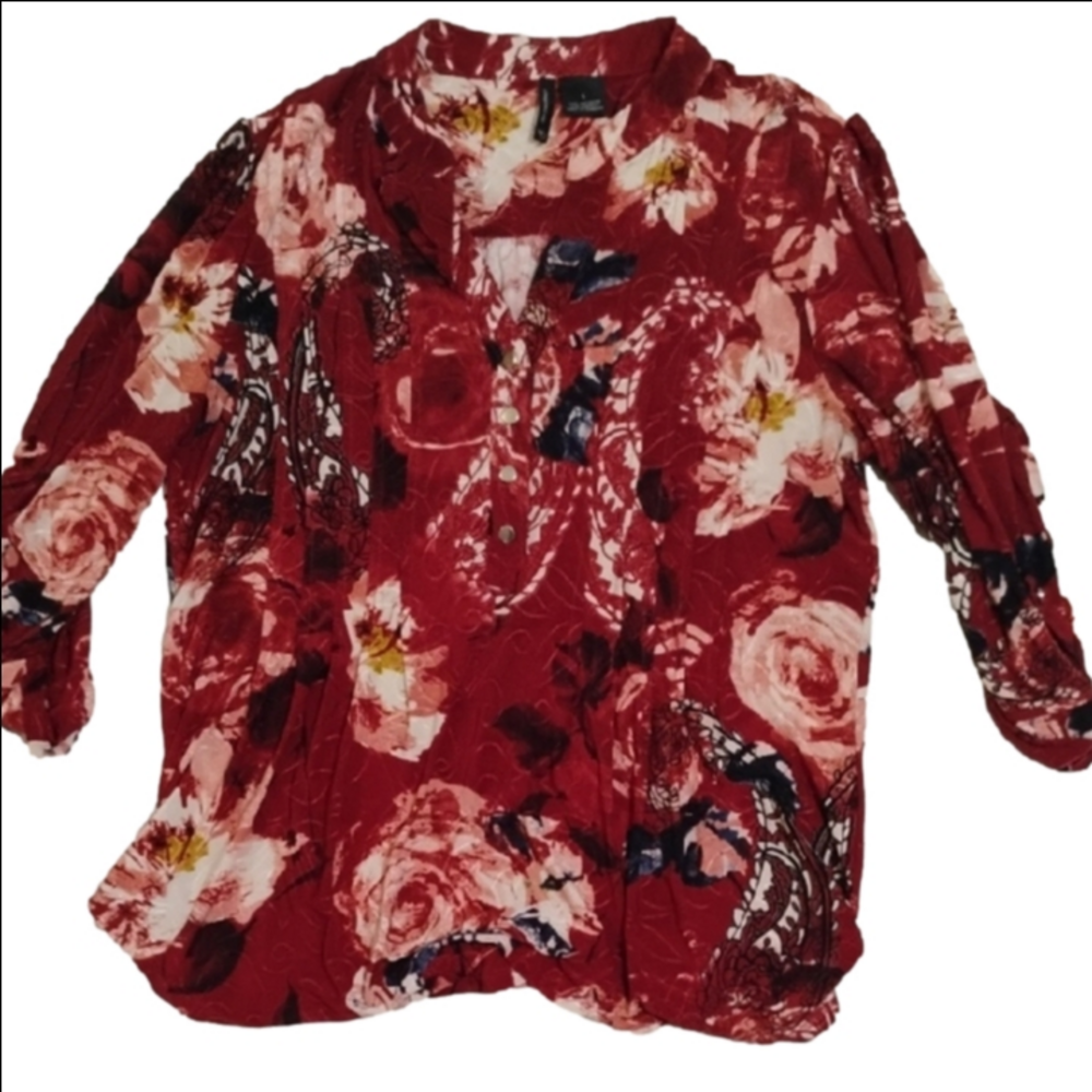 🚨5/$25🚨New Directions Red and Yellow Floral Top